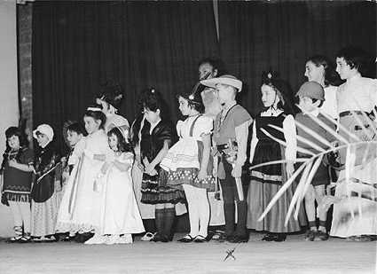 1966 - Fête d l'école Perrin Sainte Trinité au théâtre Mazenod - Marseille